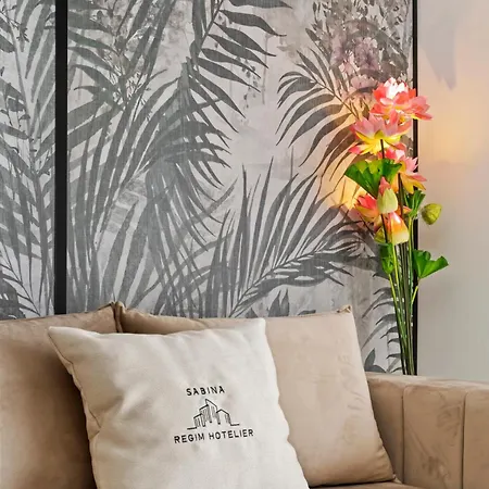 Apartment Unique Royal 28 *